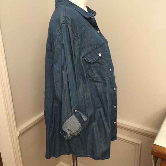 NWT PLUS ADJUSTABLE SLEEVE JEAN BLOUSE - Picture 4 of 5